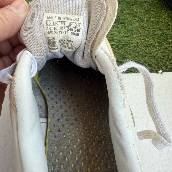 Adidas 7.5 White Iridescent Stripe Sneakers - Picture 4 of 9